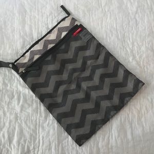 Skip hop wet bag. Gray chevron